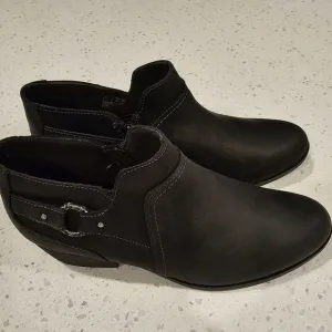 New Clark Women's Charlten Grace Leather Ankle Boots sz 11
