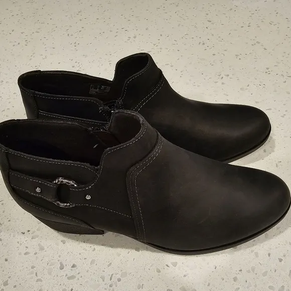 New Clark Women's Charlten Grace Leather Ankle Boots sz 11