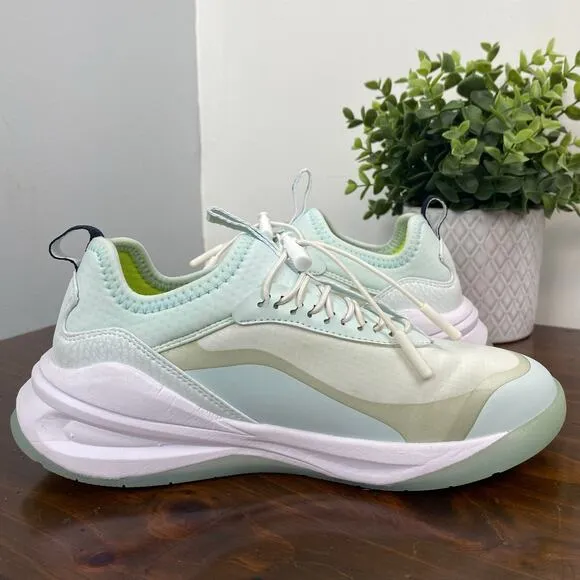 NEW Clove Aeros Sneakers in Vapor Green Size 6.5 Healthcare Nursing