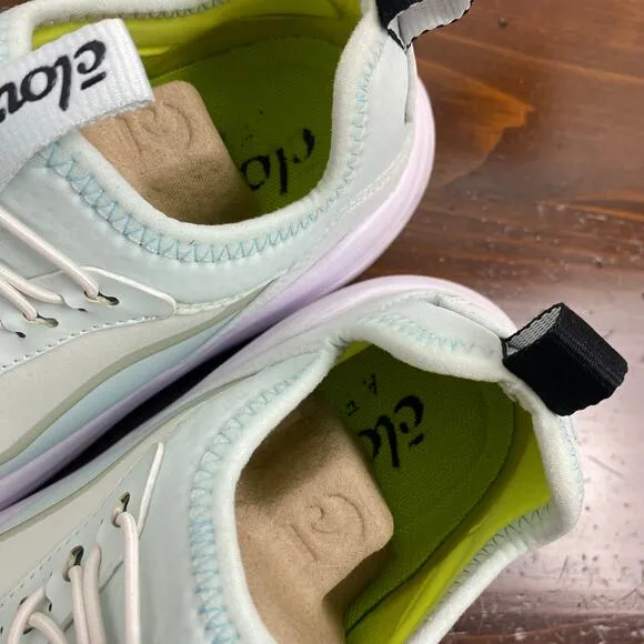 NEW Clove Aeros Sneakers in Vapor Green Size 6.5 Healthcare Nursing