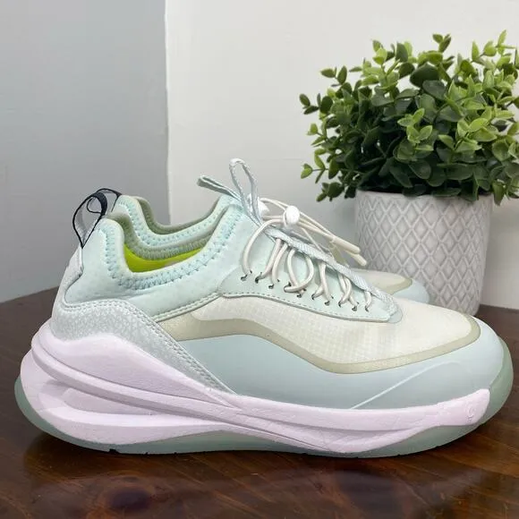 NEW Clove Aeros Sneakers in Vapor Green Size 6.5 Healthcare Nursing