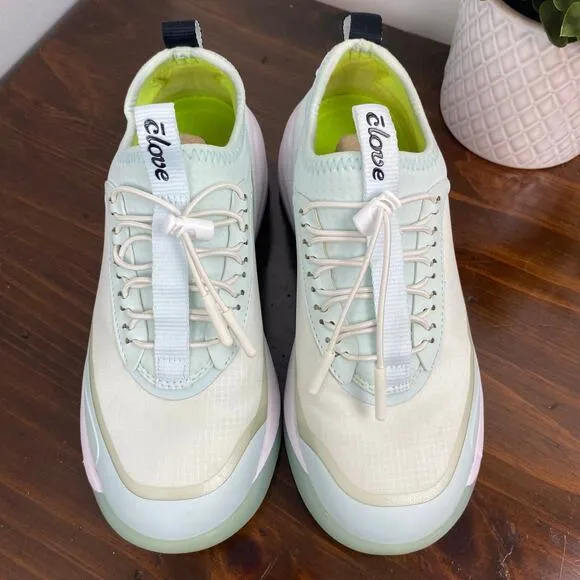 NEW Clove Aeros Sneakers in Vapor Green Size 6.5 Healthcare Nursing