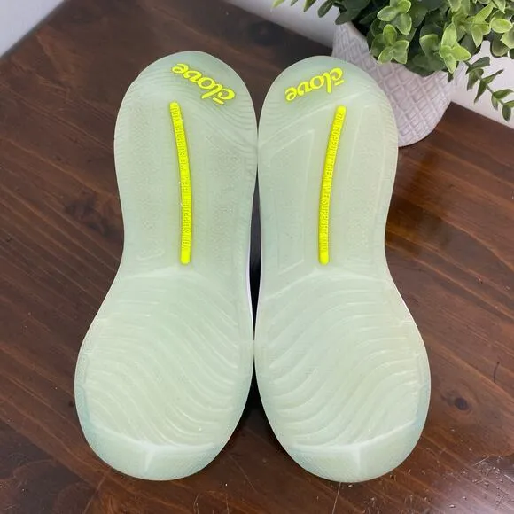 NEW Clove Aeros Sneakers in Vapor Green Size 6.5 Healthcare Nursing