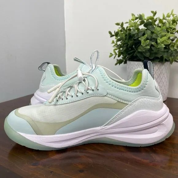 NEW Clove Aeros Sneakers in Vapor Green Size 6.5 Healthcare Nursing