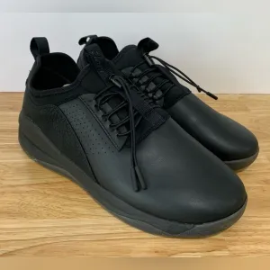 NEW Clove W 12.5 M 11 Black Nursing Shoes Sneakers