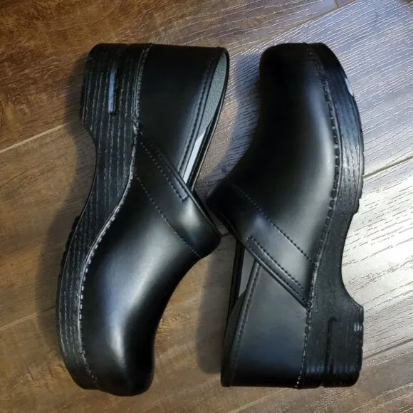 NEW Dansko Professional Clog Womens 42 11.5 12 Black Leather Nursing Shoes