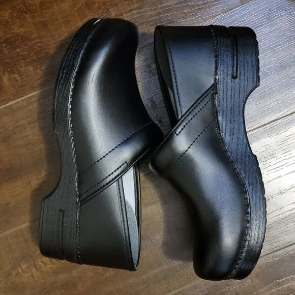 NEW Dansko Professional Clog Womens 42 11.5 12 Black Leather Nursing Shoes
