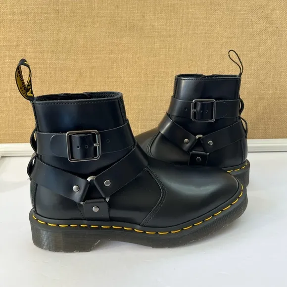 NEW Dr Martens Jaimes Boots Black Leather Buckle Chelsea Harness Size Womens 6
