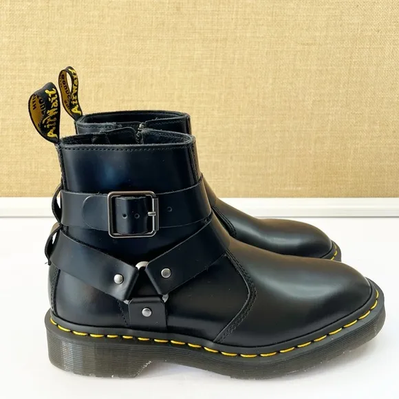 NEW Dr Martens Jaimes Boots Black Leather Buckle Chelsea Harness Size Womens 6
