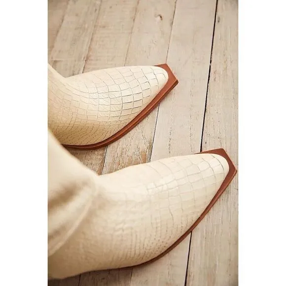 NEW FREE PEOPLE Sz 10 / 41 FRIDAY FEVER HEEL BOOTS X VICENZA IN BONE
