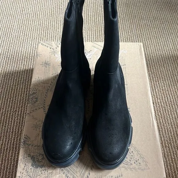 NEW Free People Chelsea Boots suede black 7