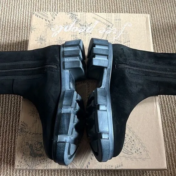 NEW Free People Chelsea Boots suede black 7