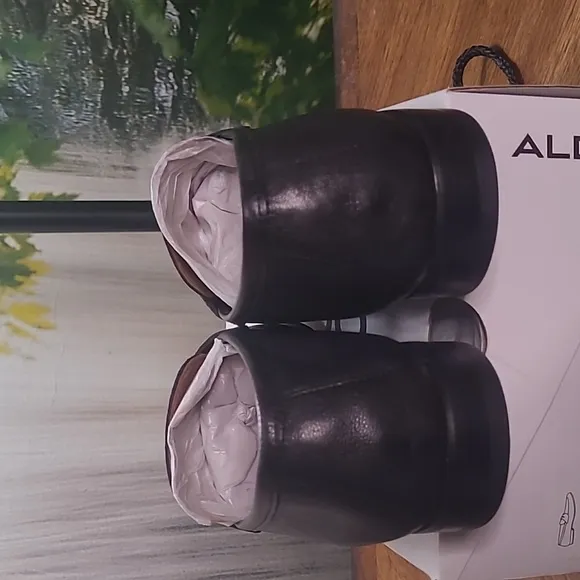 New in box! Aldo Manubar Mens 9 Classic black leather loafer formal dress shoes