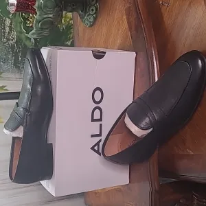 New in box! Aldo Manubar Mens 9 Classic black leather loafer formal dress shoes