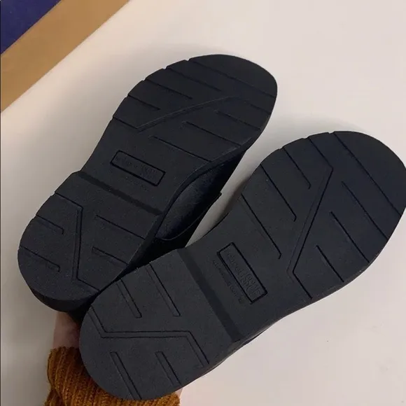 New in box school Issue Black Scholar youth dress shoes 3.5