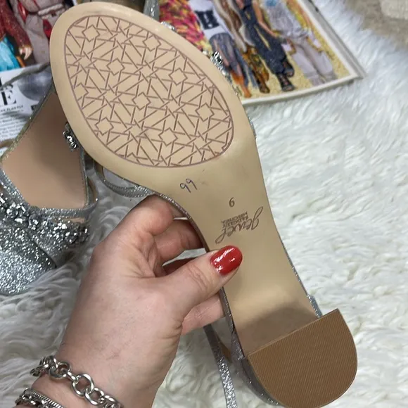 NEW Jewel Badgley Mischka Giona Sandals
