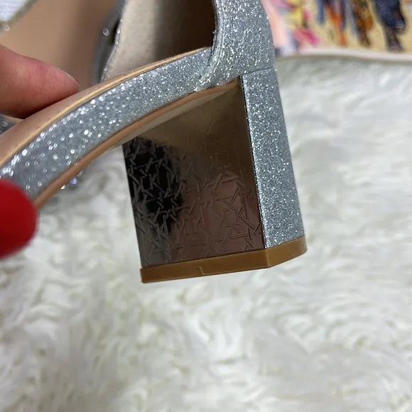 NEW Jewel Badgley Mischka Giona Sandals