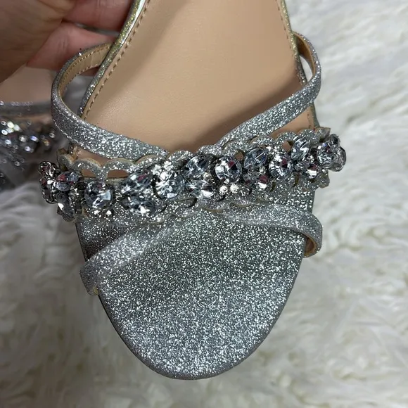 NEW Jewel Badgley Mischka Giona Sandals