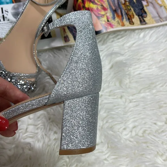 NEW Jewel Badgley Mischka Giona Sandals