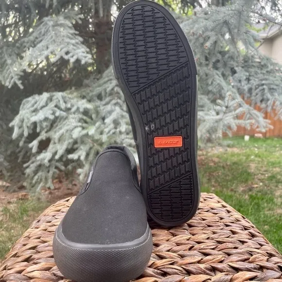NEW Lugz Men’s Slip Resistant Clipper Slip-On. Black on Black Canvas Sneaker
