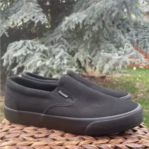 NEW Lugz Men’s Slip Resistant Clipper Slip-On. Black on Black Canvas Sneaker