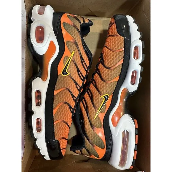 NEW Nike Air Max Plus Men's Size 8 Safety Orange/University Gold DM0032-800