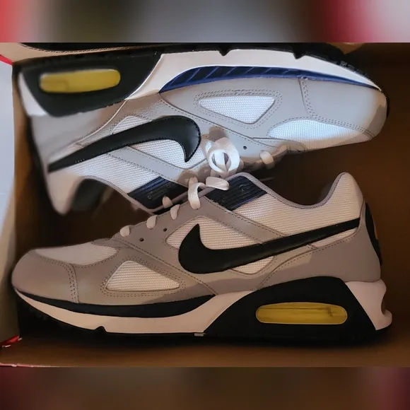 NEW NIKE MENS AIR MAX IVO SNEAKER Size 12 Tennis Shoes