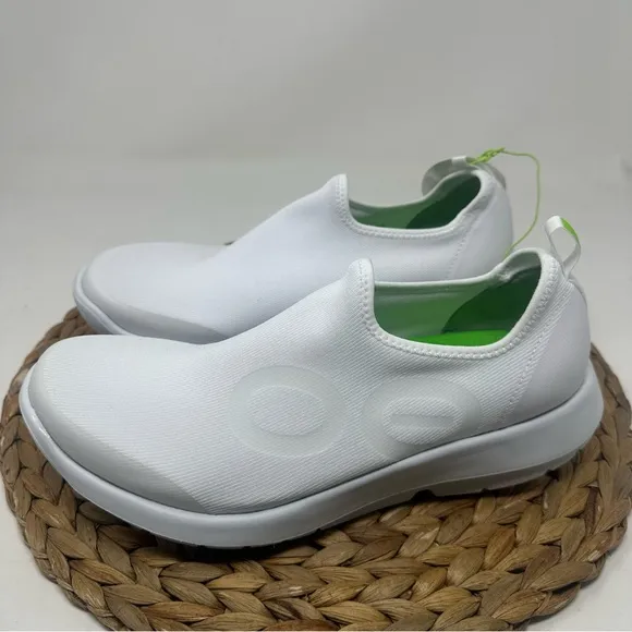 New OOFOS Oomg Sport Slip On Sneakers White Size 9 Men's