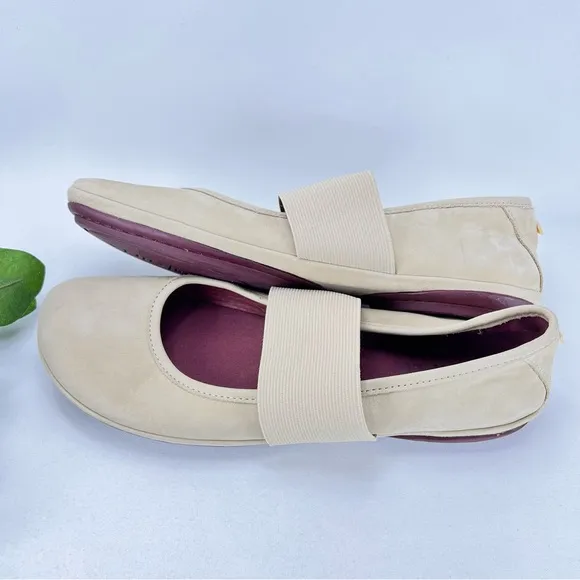 NEW Right Nina Flat