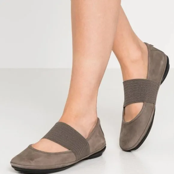 NEW Right Nina Flat