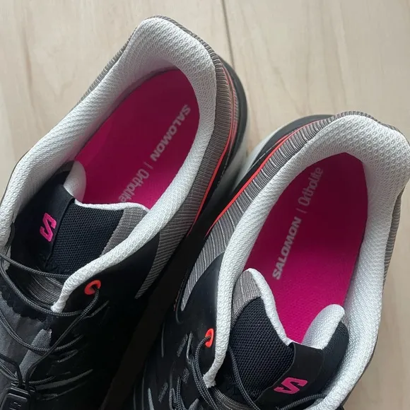 NEW Salomon Thundercross Trail Running Shoes Black/Grey Pink Accents