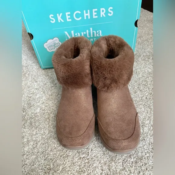 New Skechers Women's Martha Stewart Slip-Ins Easy Going ankle Boots sz 7.5 mocha