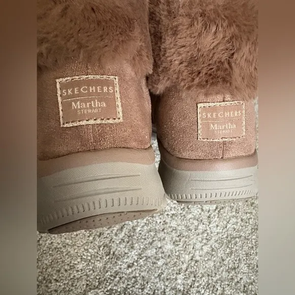New Skechers Women's Martha Stewart Slip-Ins Easy Going ankle Boots sz 7.5 mocha