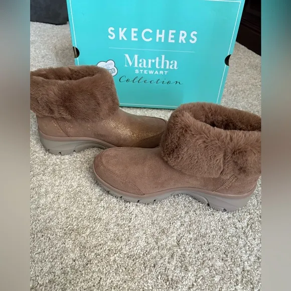 New Skechers Women's Martha Stewart Slip-Ins Easy Going ankle Boots sz 7.5 mocha