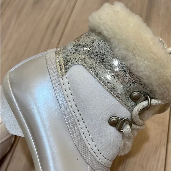 New Sperry Kids Alpine Saltwater Cream Water-Resistant Duck Boots