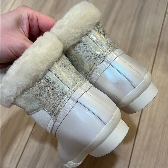 New Sperry Kids Alpine Saltwater Cream Water-Resistant Duck Boots