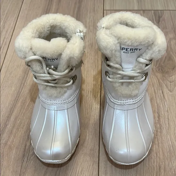 New Sperry Kids Alpine Saltwater Cream Water-Resistant Duck Boots
