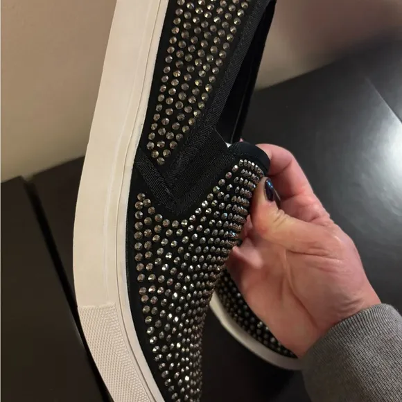 NEW! Steve Madden without box sparkle slip on sneakers. Size 7 mens , 9 women’s