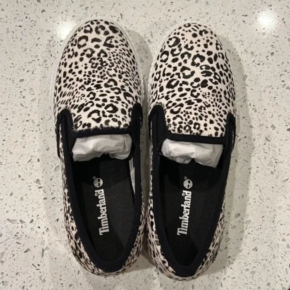NEW Timberland Leather Slip On Sneakers Size 7