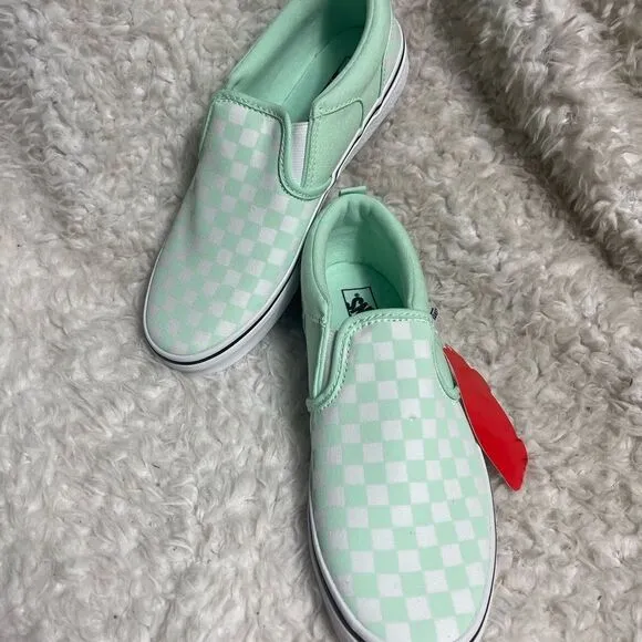 New without BoxVans checkers Mint green&amp; white slip on sneakers youth SZ6.0Y