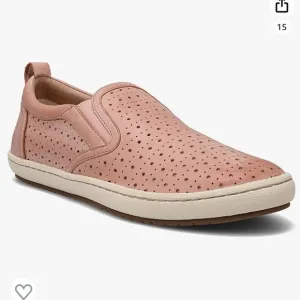 NEW Women’s Taos Footwear Court Slip-On Sneakers