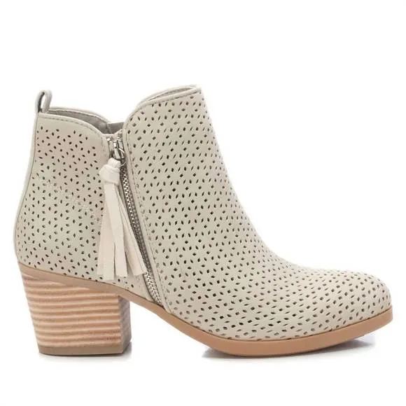 NEW XTI women's ankle boots in ivory