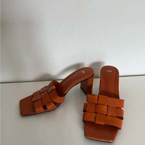 New Zara 100% leather Women's Tan /brown Heeled Sandals