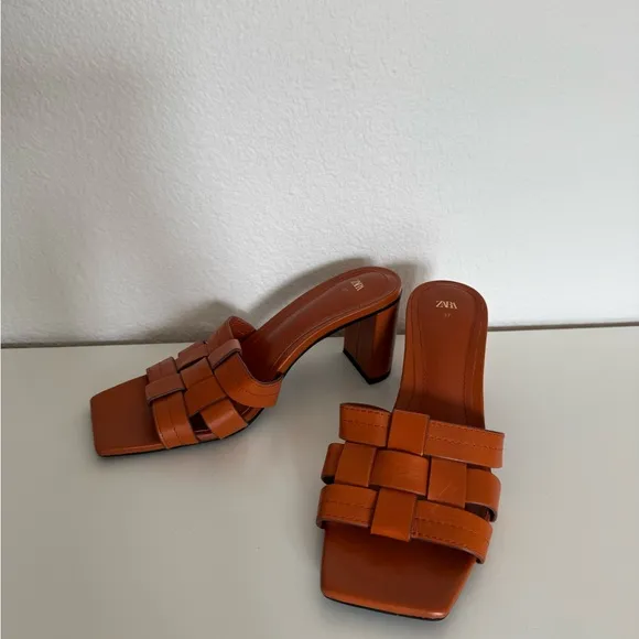 New Zara 100% leather Women's Tan /brown Heeled Sandals