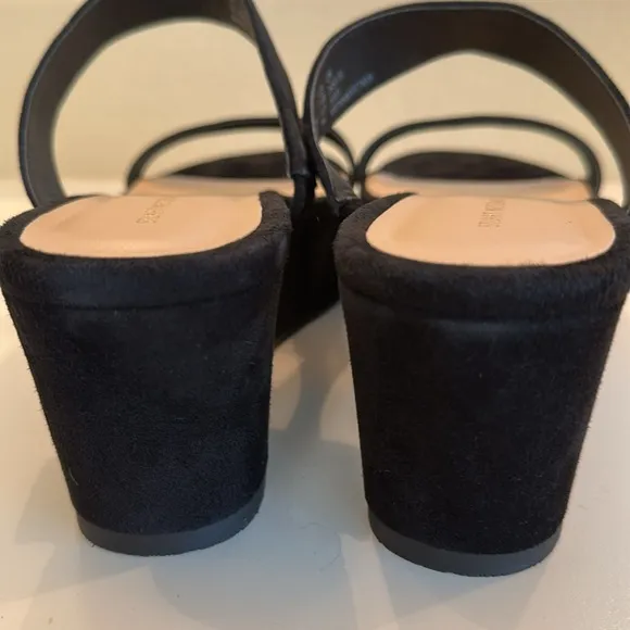 NewStuart Weitzman Black  Suede Women's Sandals. Includes Dust Bag. Size 7.5.