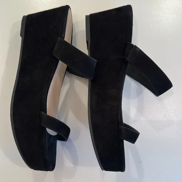 NewStuart Weitzman Black  Suede Women's Sandals. Includes Dust Bag. Size 7.5.