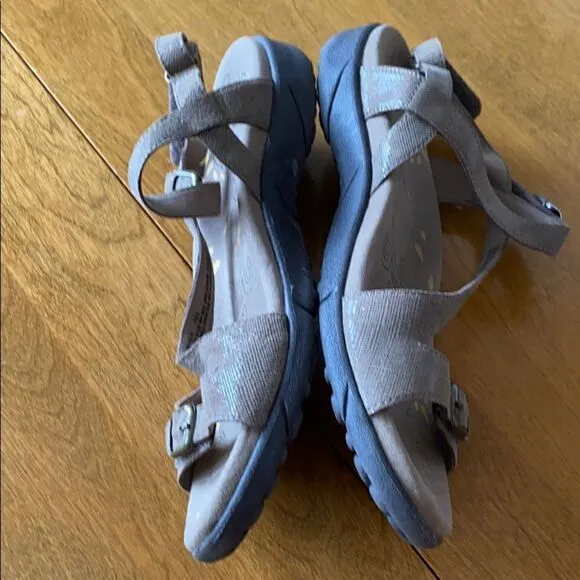 NEW Taos Footwear “Bea” sandals
