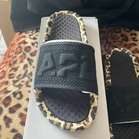 NIB APL Women's Big Logo Techloom Slide Black/Leopard