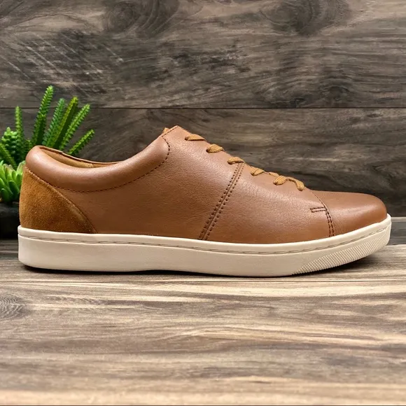 NIB Clarks Kitna Vibe Casual Comfort Sneakers Tan
