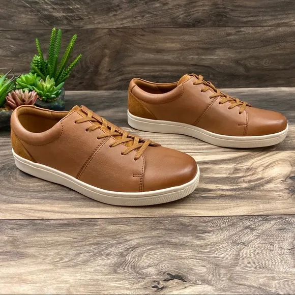 NIB Clarks Kitna Vibe Casual Comfort Sneakers Tan